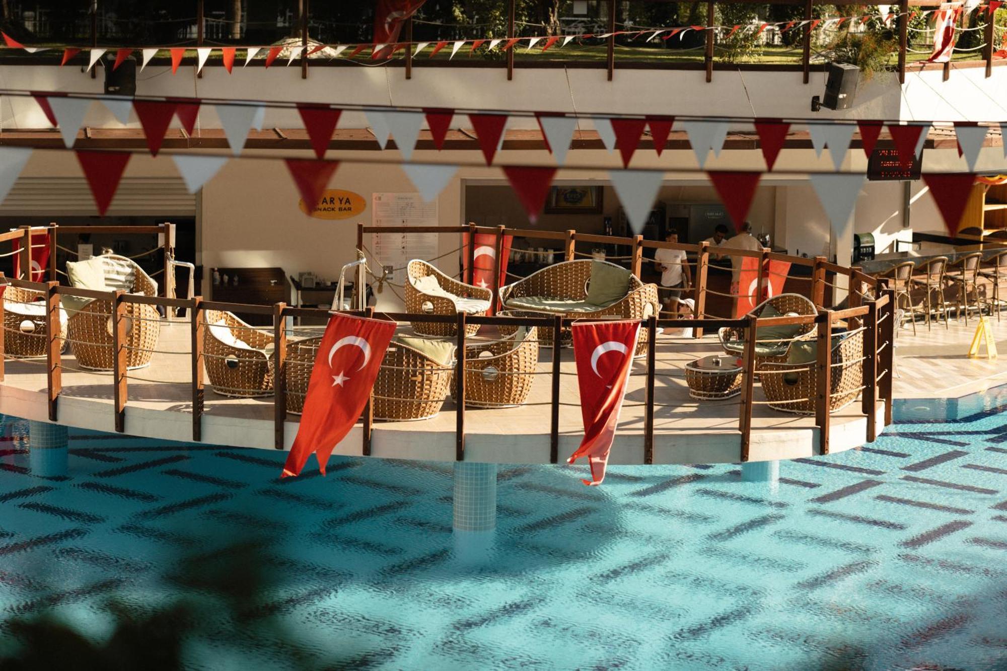 Castival Hotel Side Exterior foto